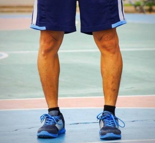 علت پرانتزی شدن پا در بزرگسالی