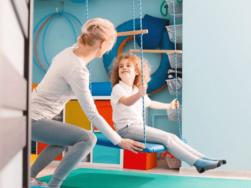 کاردرمانی برای کودکان پیش فعال