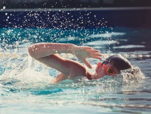 آرتروز زانو و شنا